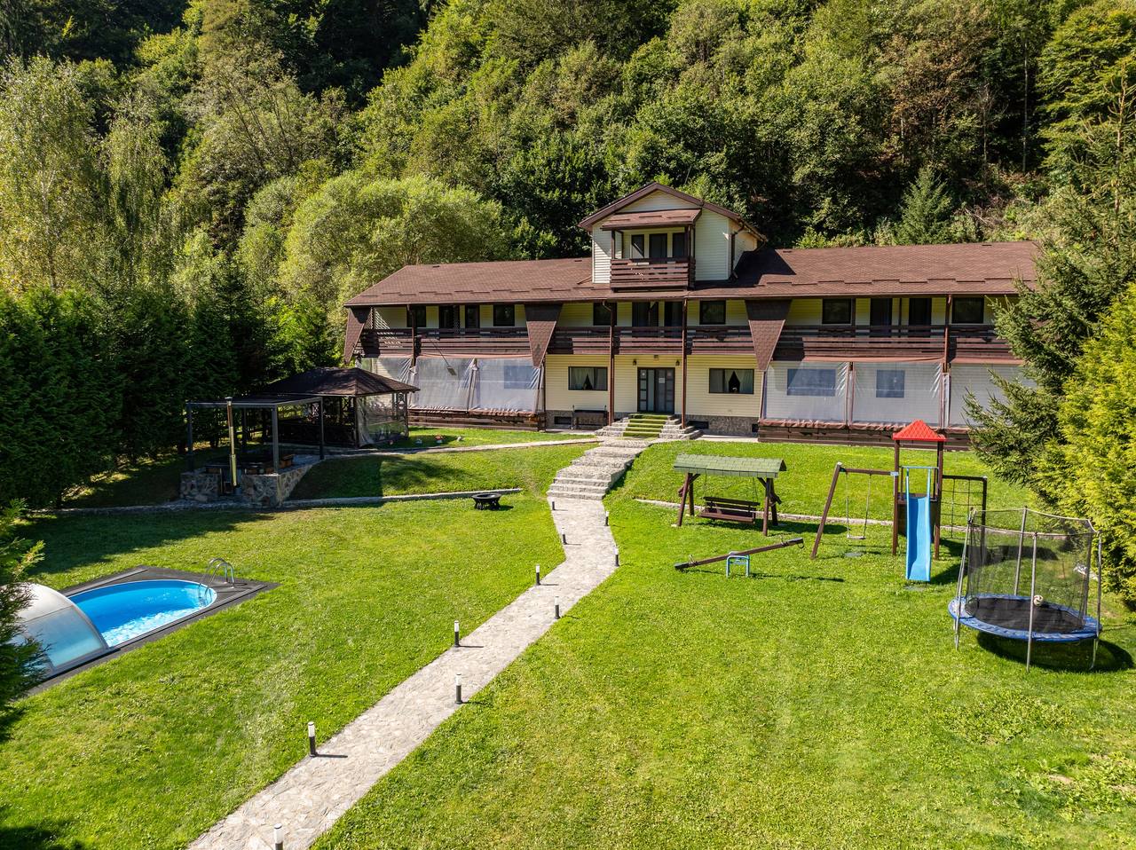 Nad Inn, Sătic